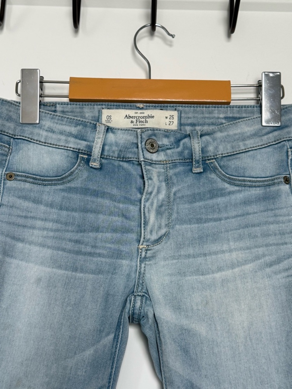 Abercrombie & Fitch Women’s Light Blue Skinny Jeans - Picture 3 of 7